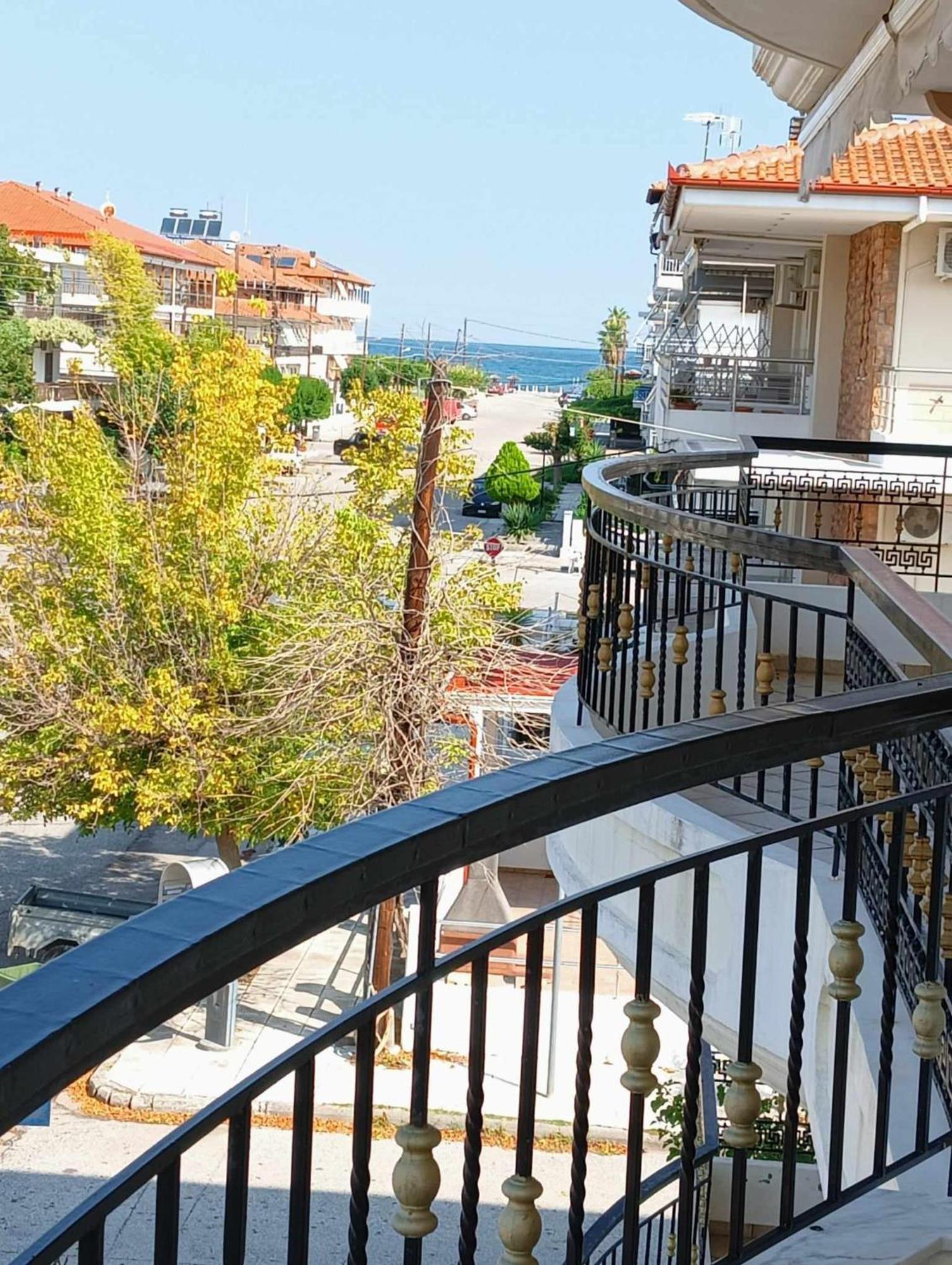 Roula Apartment Neoi Poroi Exterior photo